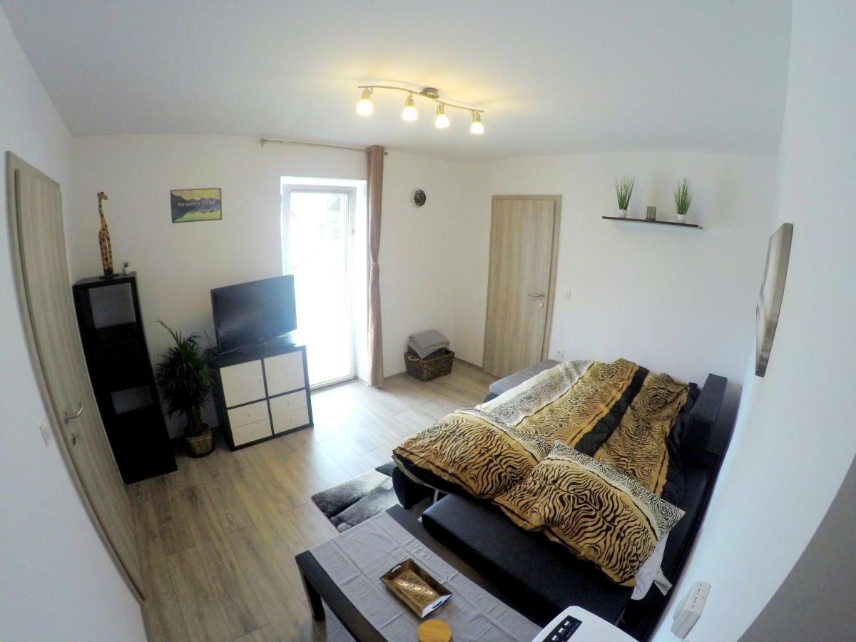 The Jungle Apartments And Rooms Bled Bagian luar foto